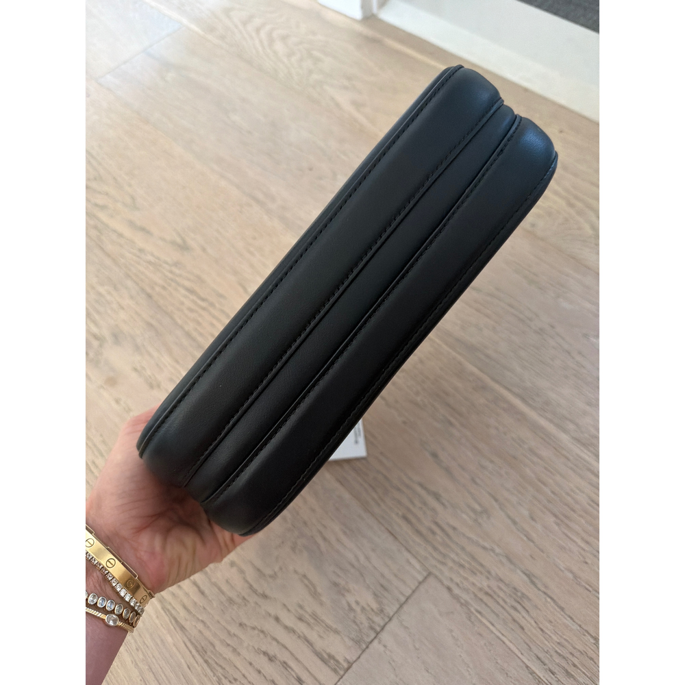 Aupen Black Handbag - Picture 5 of 5
